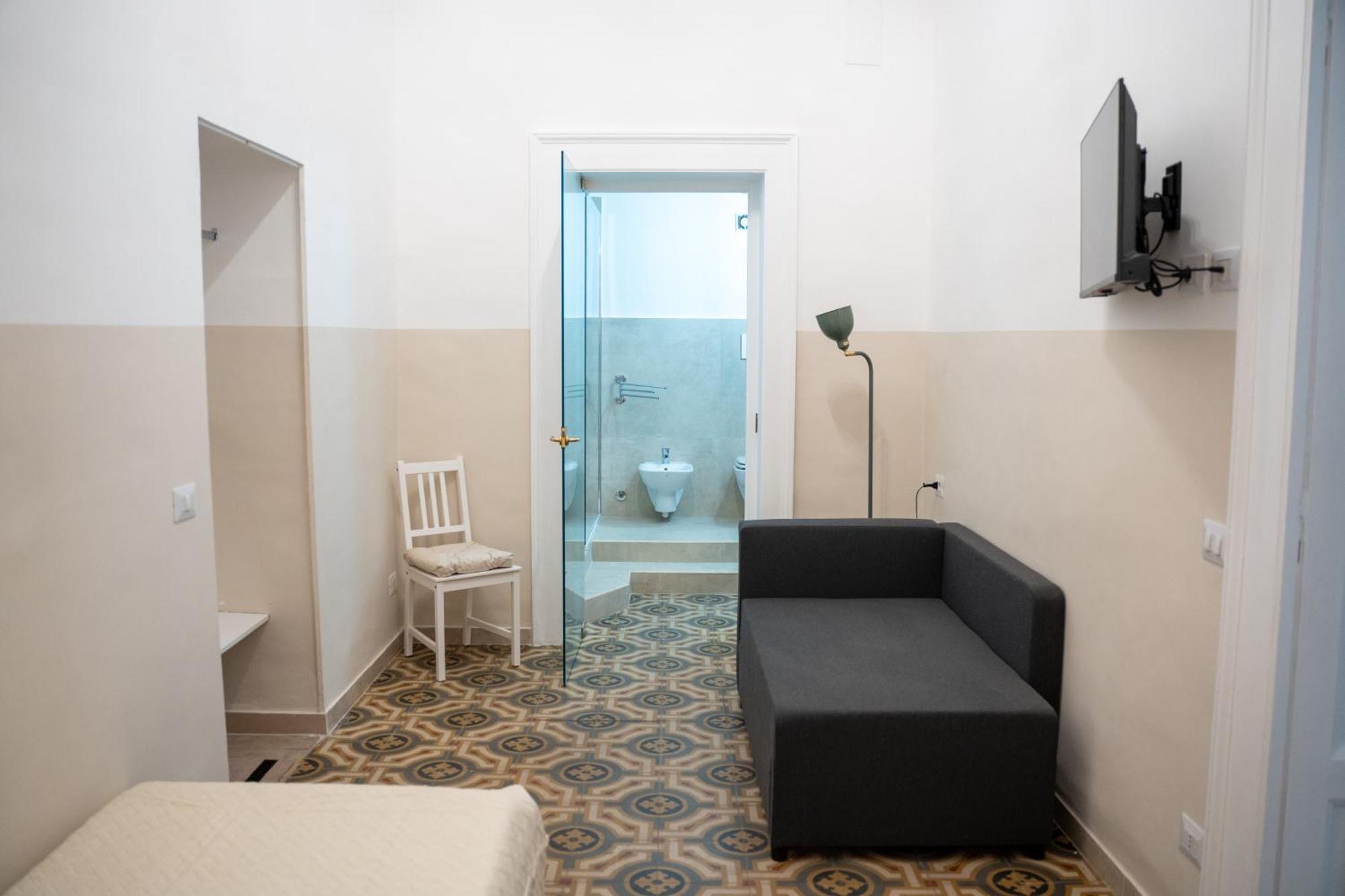 Principe Amedeo 93 Bed & Breakfast Bari Eksteriør bilde